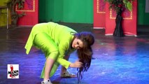 AFREEN KHAN 2016 SEXY MUJRA - KHUL GAI BOTAL JE - PAKISTANI MUJRA DANCE