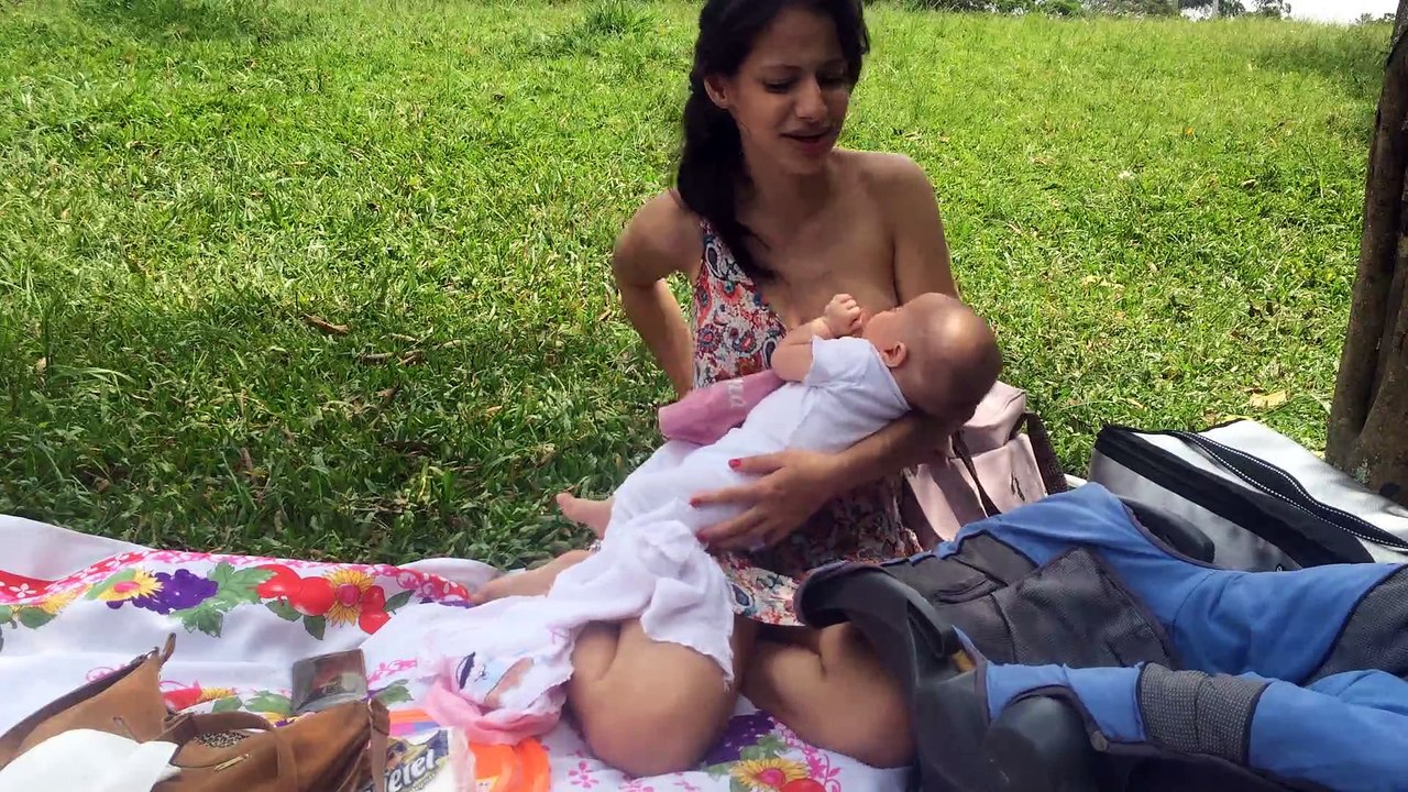 1ª vez da Elena no parque + mêsversário