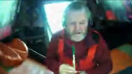 J28 : L'Irlandais Enda O'Coineen joue de la flûte en direct dans le Vendée LIVE ! / Vendée Globe