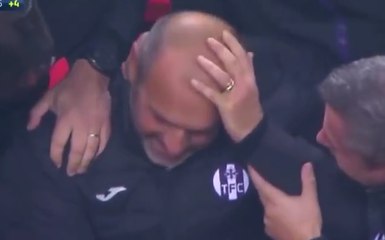 La différence entre un entraîneur de foot et un entraîneur de hockey!