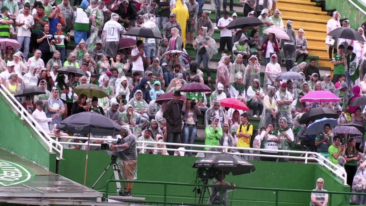 Bewegende Trauerfeier für die Absturzopfer von Chapecó