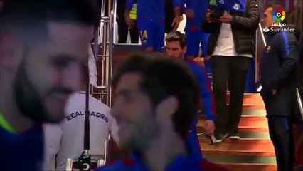 O cumprimento de CR7 e Messi antes do clássico