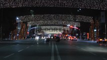Report TV - Krishtlindjet dhe Viti i Ri zbukurohen rrugët e Tiranës