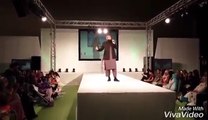 Gustakh e Rasool JUNAID JAMSHED reciting a NAAT in fashion show in front of GAIR MOHRAM(LADIES)