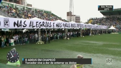 Torcedores lotam a Arena Condá para homenagear o time que orgulhou a cidade