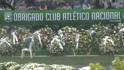 Sob chuva, moradores de Chapecó se despedem dos heróis da cidade