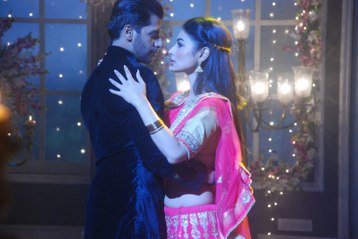 Rocky and shivangi awesome couple on Naagin 2