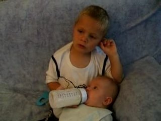 premier bib du donné par grand frère