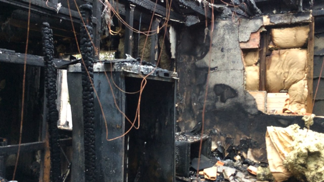Maison détruite par le feu au Mans