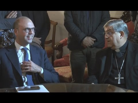 Napoli - Deputazione di San Gennaro, Alfano consegna il nuovo statuto (03.12.16)