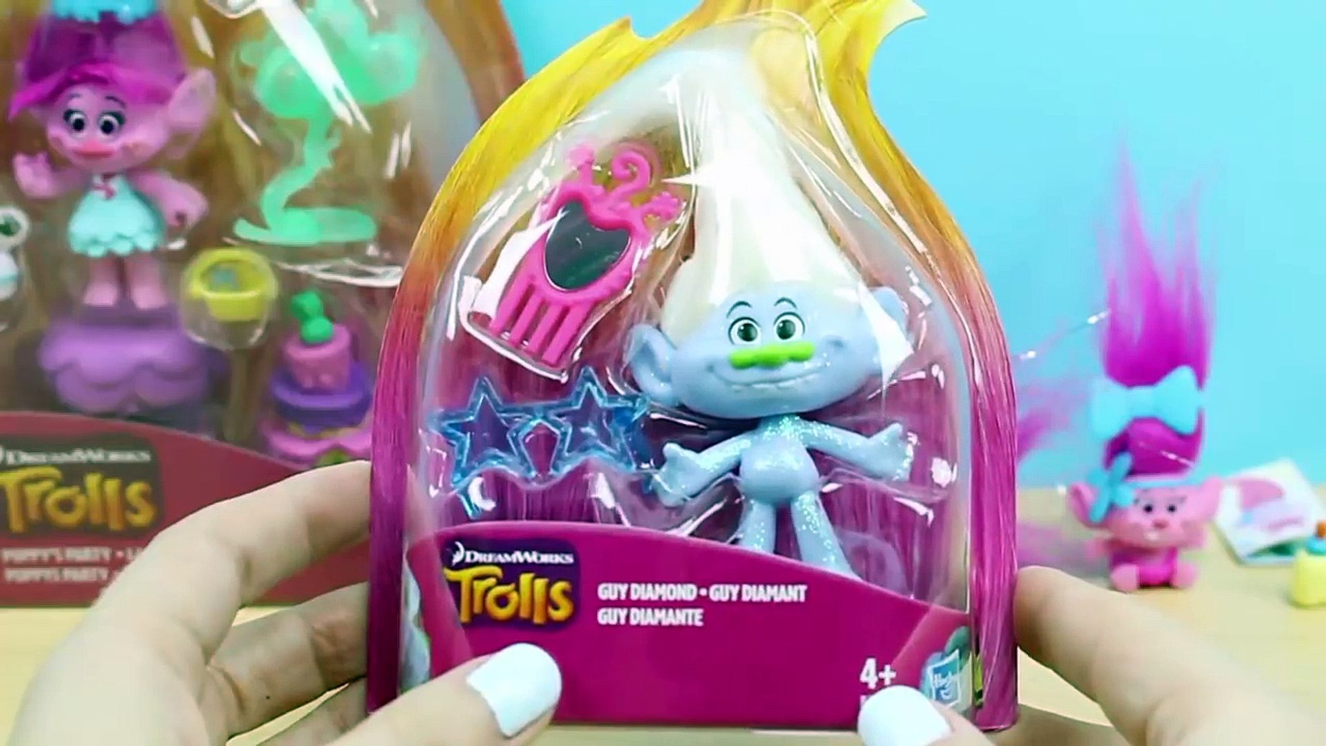 Casas de muñecas y accesorios con regalos de Trolls Princesas Disney y Mi  Pequeño Tony Huevo sorpresa gigante para niñas mumnet.com
