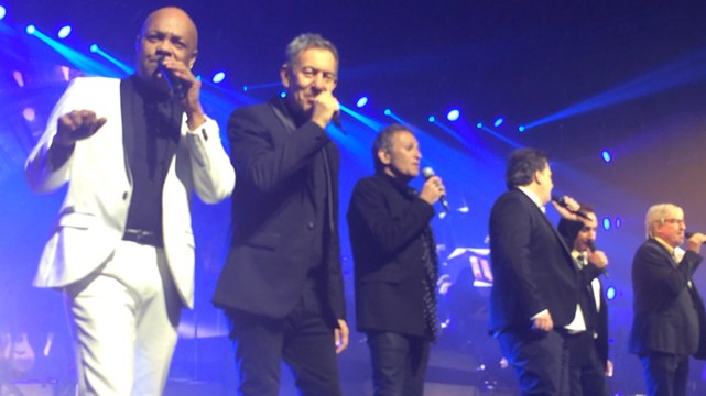 Le show Stars 80 enflamme Vannes