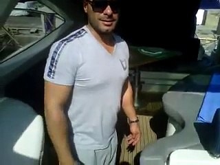 فضيحة .. الشيخة موزة تشتري يخت لعشيقها