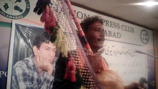 Audo bhagat folk singer from Rohi Cholishtan perform saraiki song at National Press Club Islamabad.( Part-1 )