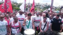 Torcedores de organizadas dos clubes paulistas se unem no Pacaembu pela Chape