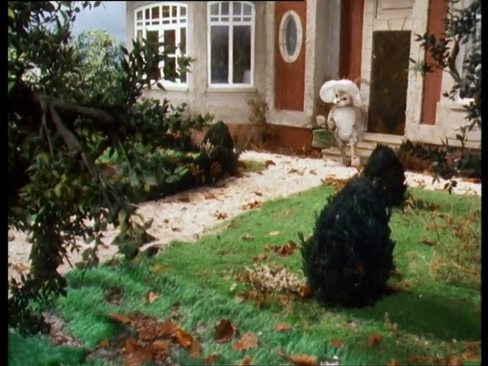 Katze mit Hut  E01 - Backpflaumenallee 17