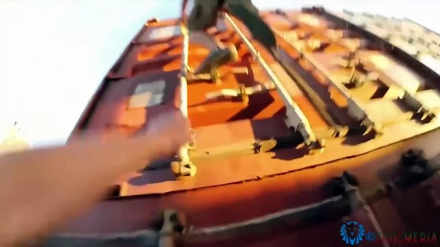 Best Parkour Fails Compilation 2015 - Epic Parkour and Freerunning Falls & Broken Bones!