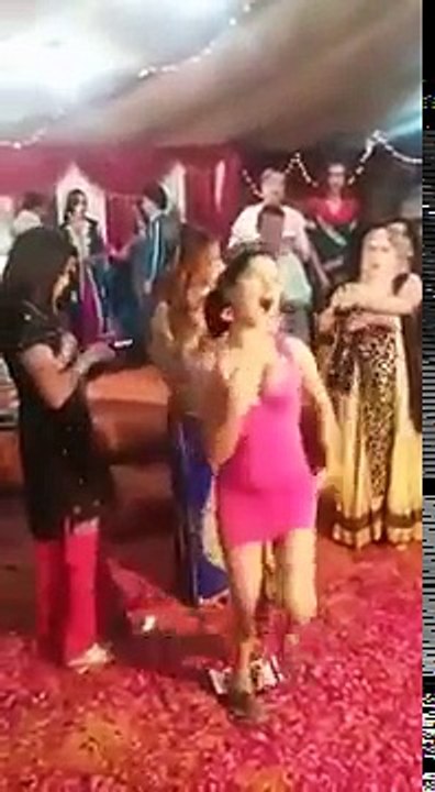 2015  2016 Best pakistani girls dance on Bollywood Indian Wedding Dance Performance