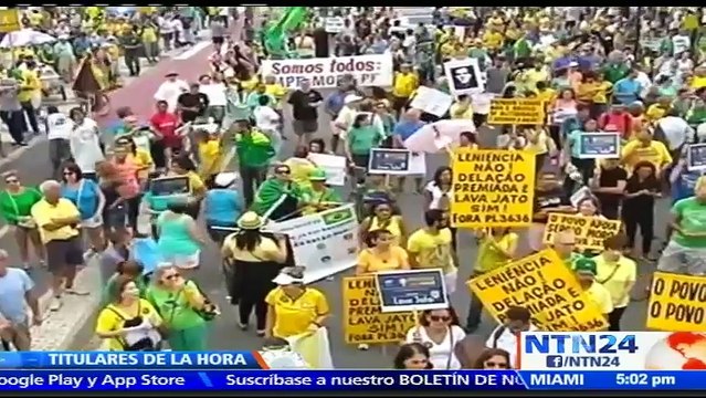 Miles de brasileños protestan contra la corrupción política y brindan apoyo a investigación del caso de Petrobras