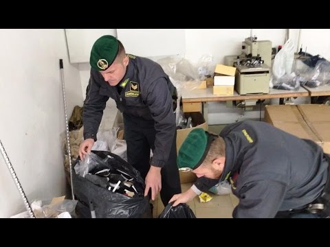 Video Lavoro nero nell'agro aversano: sequestrati 4 opifici tra Lusciano e Sant'Arpino (04.12.16)