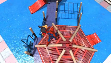 Spiderman samuse avec Elsa de La Reine des Neiges et Woody de Toy Story | Jeu vidéo Pour enfant