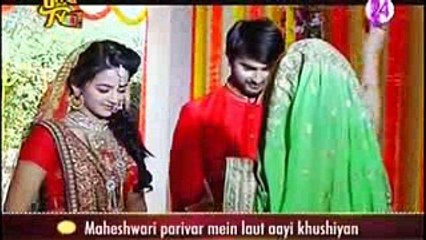 LAUT AAYI KHUSHIYAN Swaragini 5th December 2016