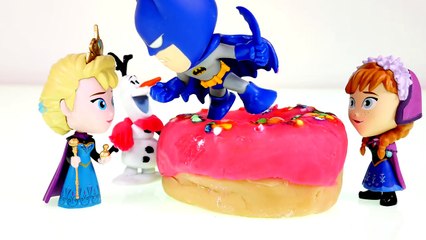Round 4 - Batman & Superman vs Elsa & Olaf STOP MOTION ANIMATION _ Disney Frozen Mystery Minis