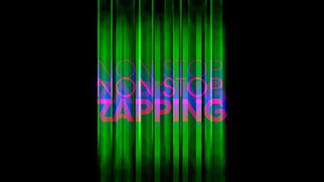 R Kelly bourré en plein concert, une fan lui attrape l’entrejambe (Vidéo)