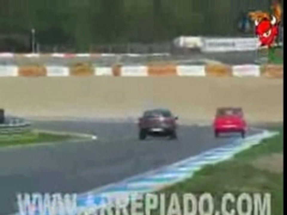 une smart hayabusa sur circuit