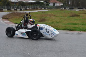 Yerli formula aracını Kenan Sofuoğlu test etti