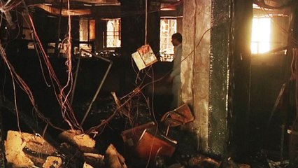 Пакистан: постояльцам горящего отеля пришлось спасаться самим