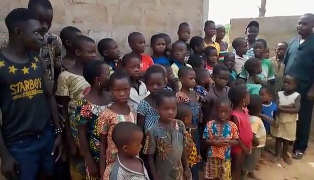 Annonce aux enfants de ma venue à l'Orphelinat