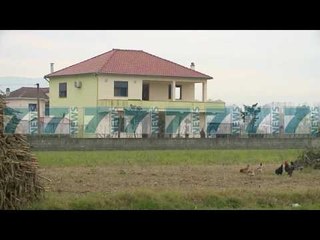 PERSERI TRITOL POLICIT NE FUSHE PREZE - News, Lajme - Kanali 8