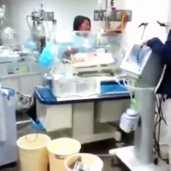 Así cae el agua sobre bebés en incubadoras en Hospital Chiquinquirá de Maracaibo