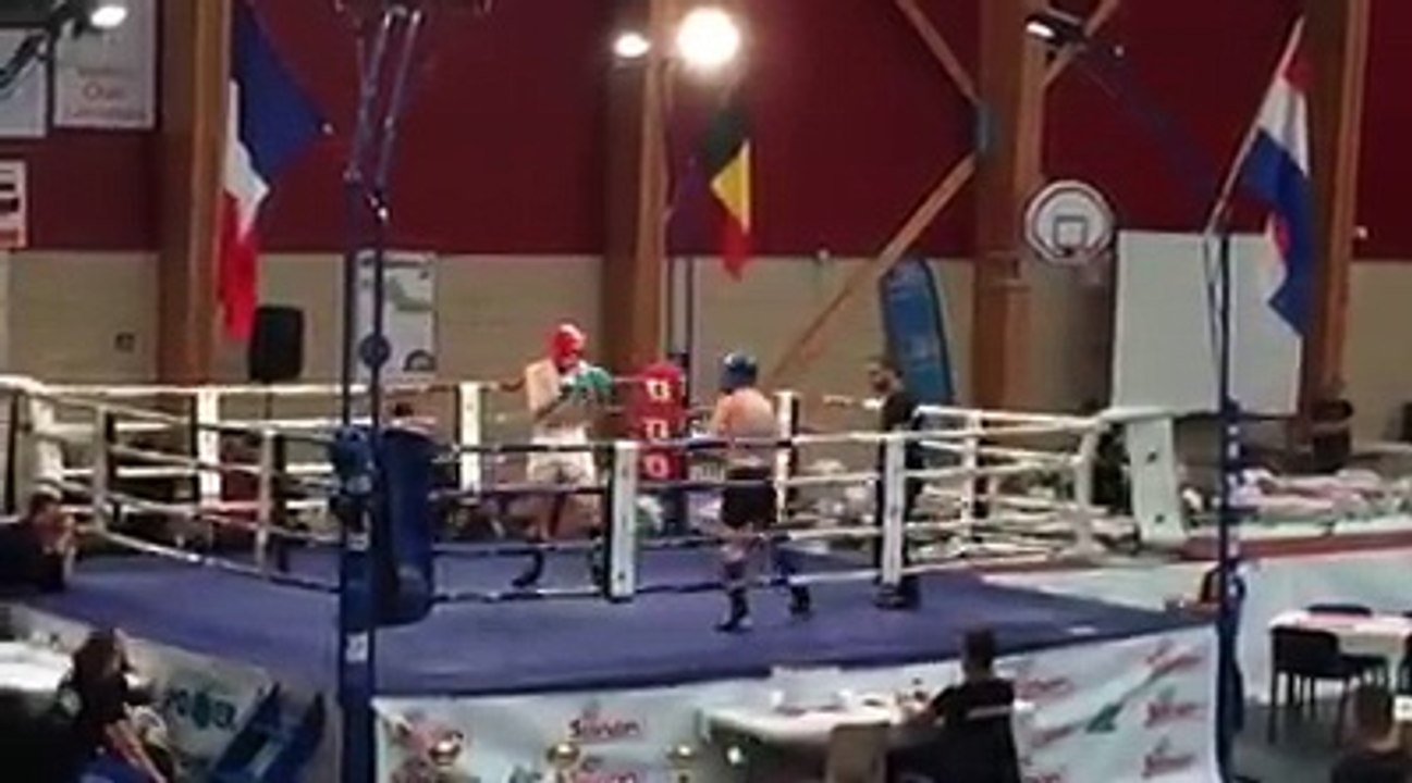 Tristan Duboc (Muay Thai Vendinois) Vs Sebastien Wattez (full kick mazingarbe)