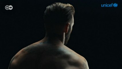 Beckham estrela campanha contra violência infantil