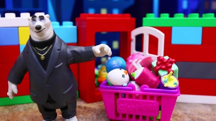 Zootopia Mr Big and Kevin with Weaselton Buy a Giant Teenage Mutant Ninja Turtle Statue and Toys