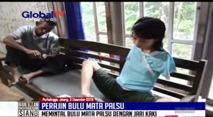Memintal Bulu Mata Palsa Dengan Jari Kaki