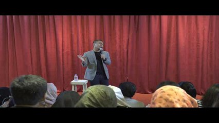 Komedi Stand Up Commedy - cewe menguasai indera part 1 (Raditya Dika)