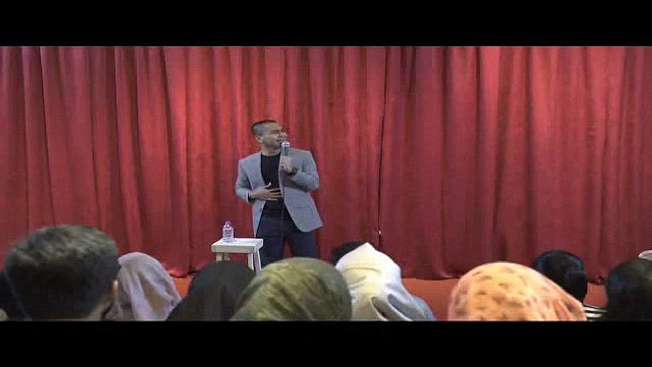 Komedi Stand Up Commedy - cewe menguasai indera part 2 (Raditya Dika)