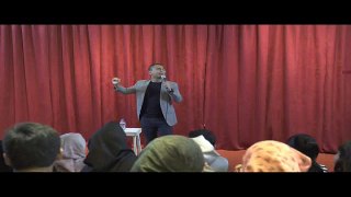 Komedi Stand Up Commedy - jomblo dan pasangan sempurna (Raditya Dika)