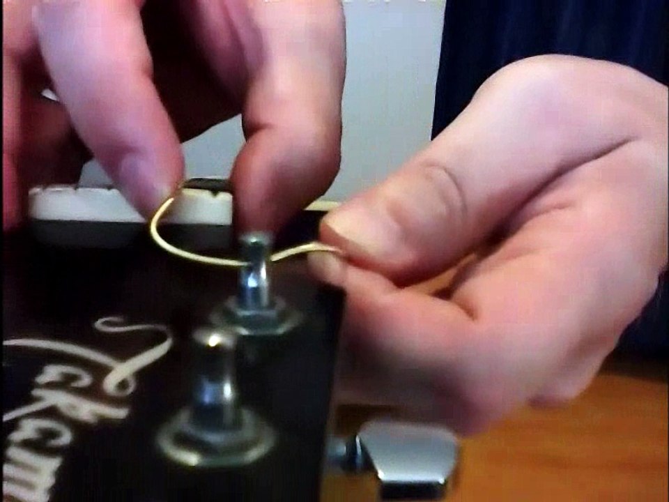 Changer les cordes sur sa guitare acoustique