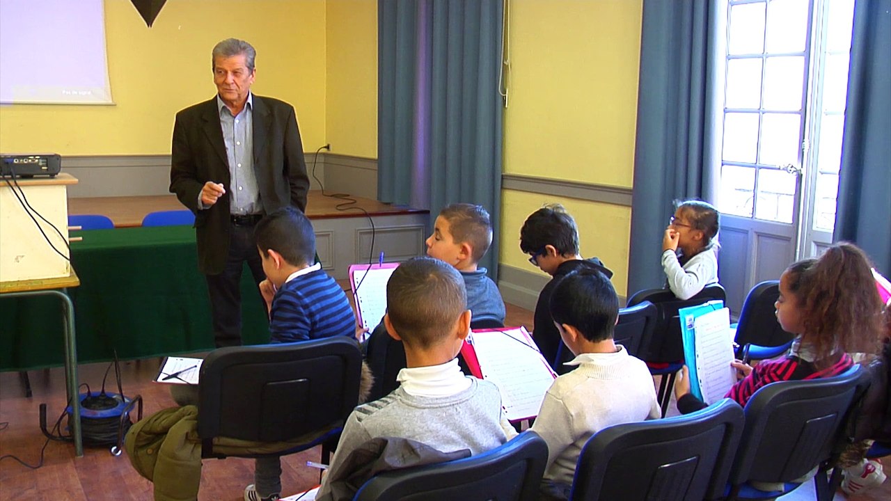 Les CM1 de Jean-Macé en marie d'Uzès pour interviewer Jean-Luc Chapon