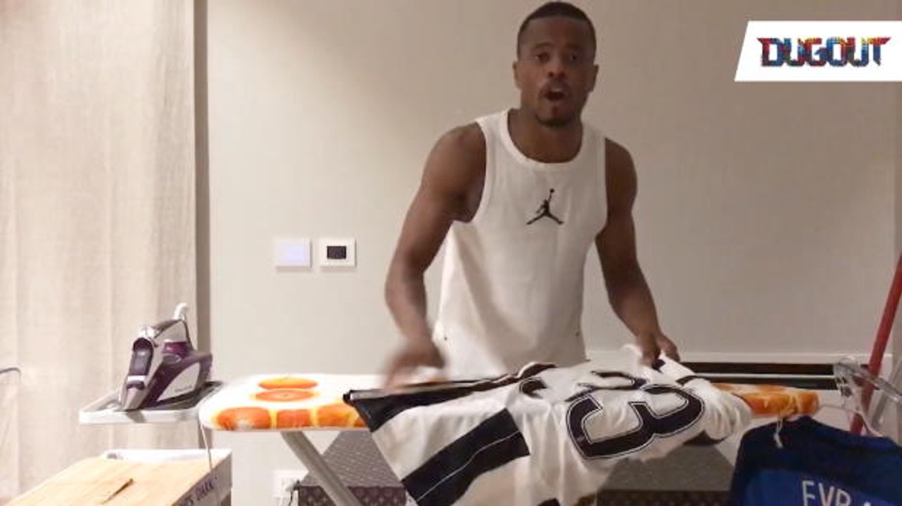 VIRAL: Sepakbola: Evra Tunjukkan Aksi Menyanyi Sambil Menyetrika Baju