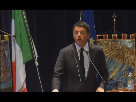Napoli - Referendum, de Magistris: Il popolo sovrano ha rottamato Renzi (05.12.16)