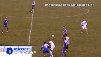 Un footballeur grec se retrouve sur la ligne de but avec le ballon... et ne marque pas