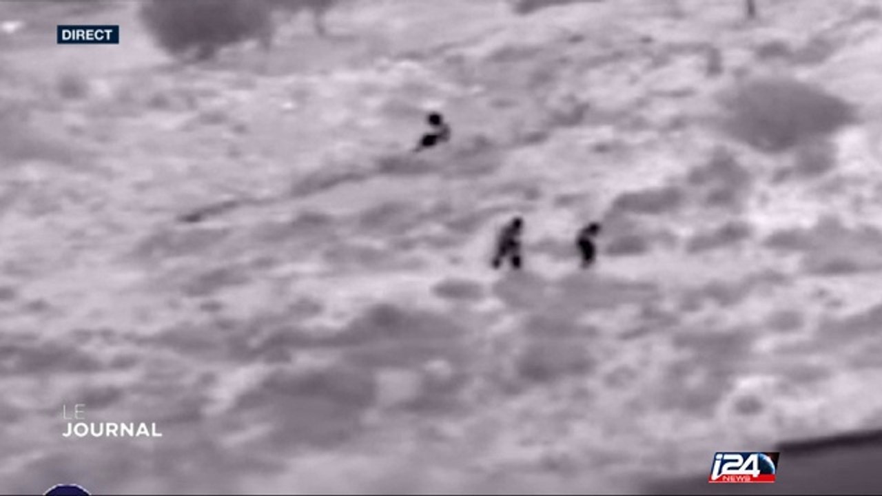 Des enfants palestiniens jettent des pierres sur les soldats de Tsahal