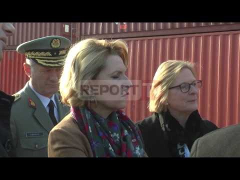 Report TV - Armët kimike të Shqipërisë nisen drejt Francës për t'u shpërbërë