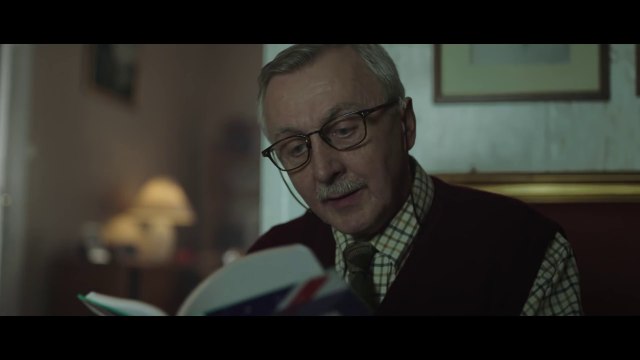 La pub émouvante de Noël pour ce grand père polonais qui apprendre l'anglais