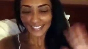 Yureni Noshika Hot  යුරේනි